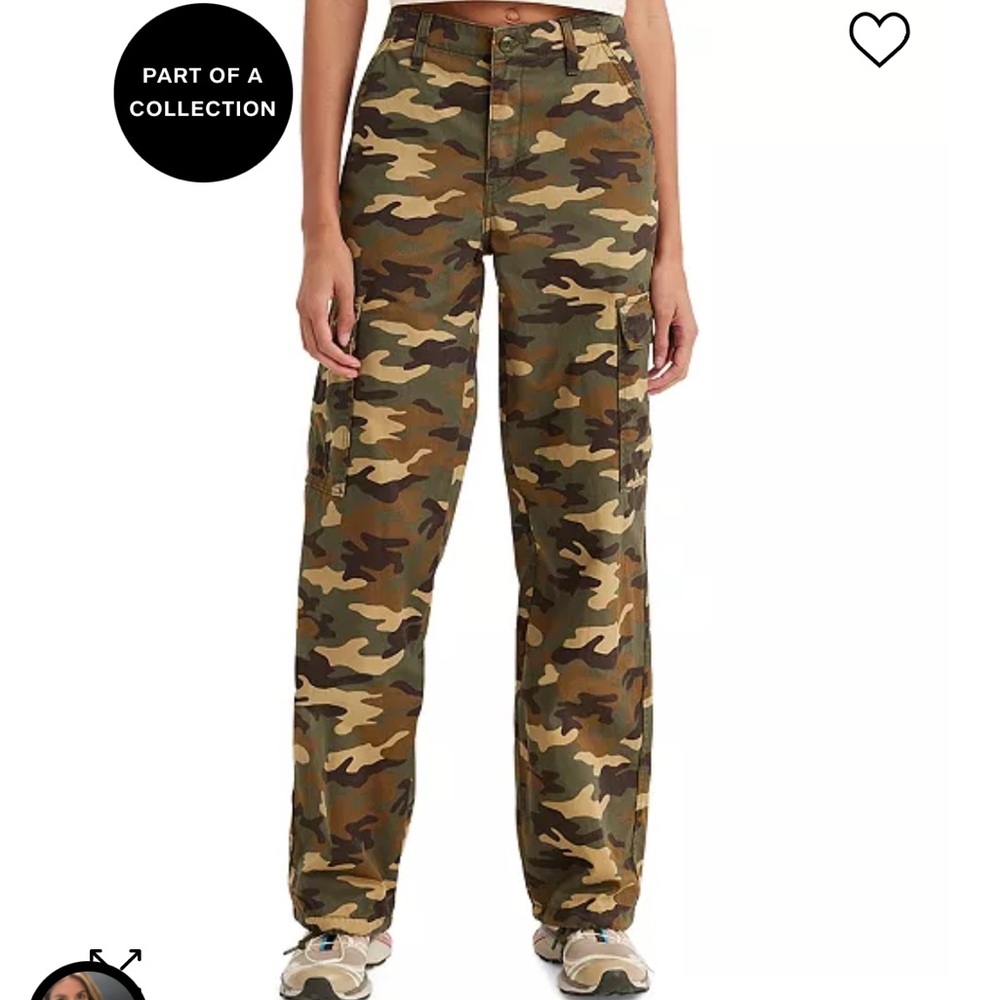 NWT Women’s 94’ Baggy Cotton High Rise Cargo pants - size 31